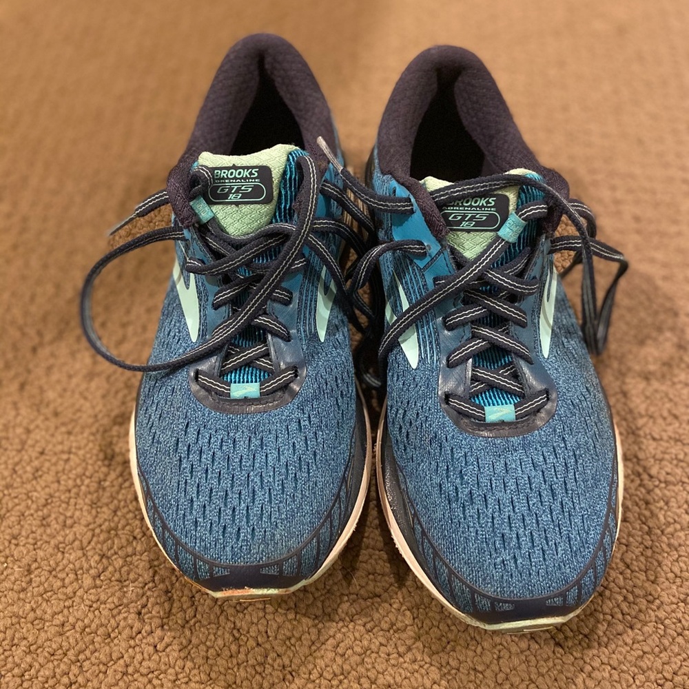 women’s running shoes, brooks adrenaline gts 18